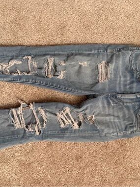 Women’s Light Blue Distressed Skinny Jeans
